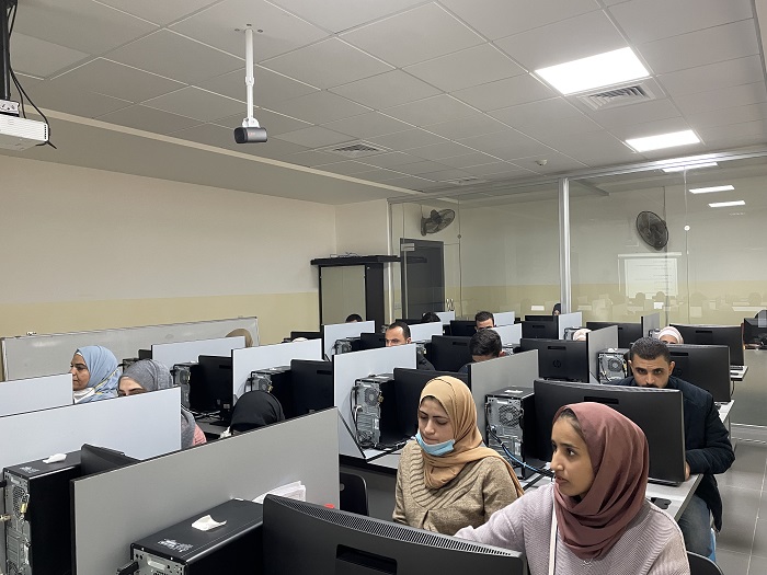 اختتام دورات تدريبية في عمان العربية