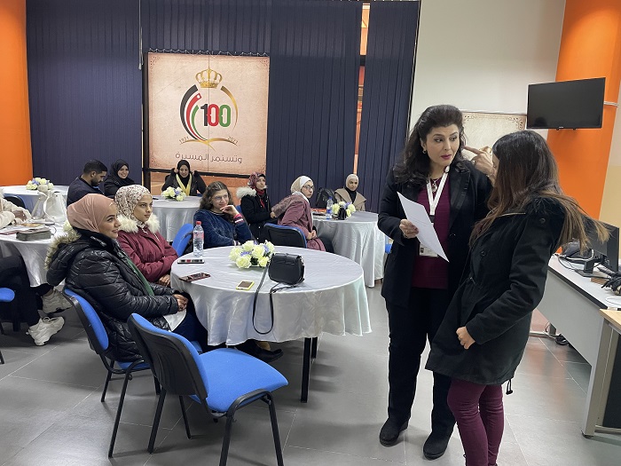 اختتام دورات تدريبية في عمان العربية