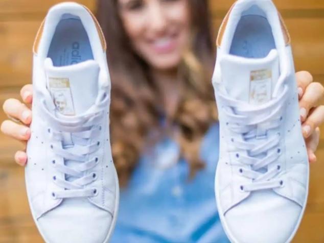 مكون مذهل أضيفيه لغسيل أحذيتك البيضاء