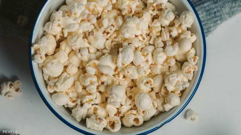 خلافا للاعتقاد السائد هذا ما يحدثه الفشار في جسمك