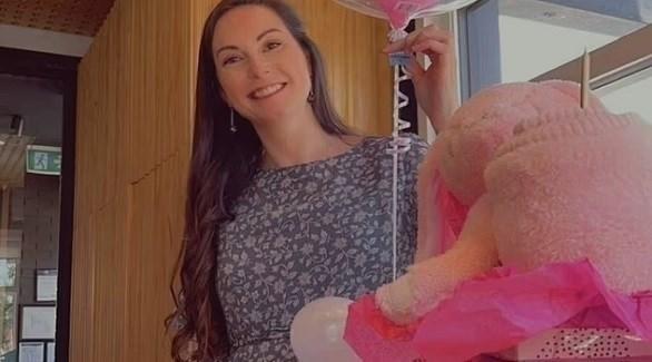  تعاني من حروق شديدة بسبب حوار مع جارتها