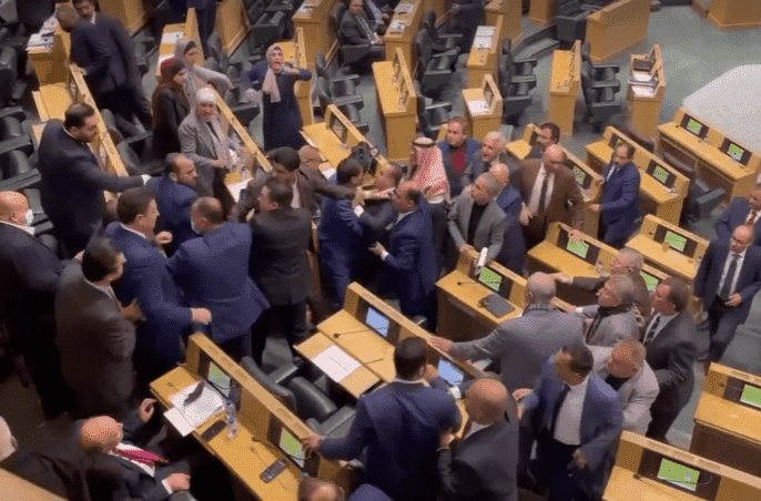 قانونية النواب لم تبحث شكاوى أطراف المشاجرة