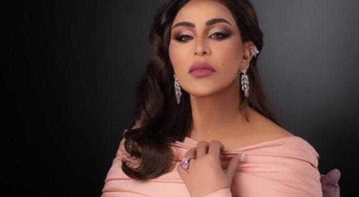 أحلام الشامسي تتألق باللون الذهبي