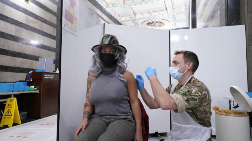 كم من الوقت يستغرق أوميكرون ليجعلك مريضاً