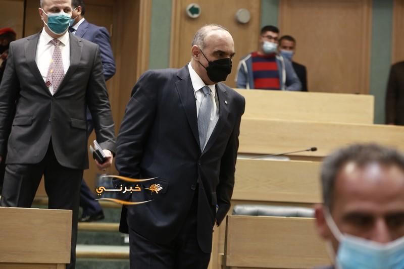 الخصاونة وزير البلاط ليس وزيراً بالحكومة