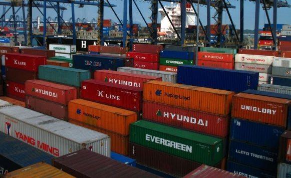 تمديد العمل بتحديد الحد الأعلى لأجور نقل البضائع