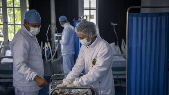 أول وفاة بأوميكرون في الوطن العربي