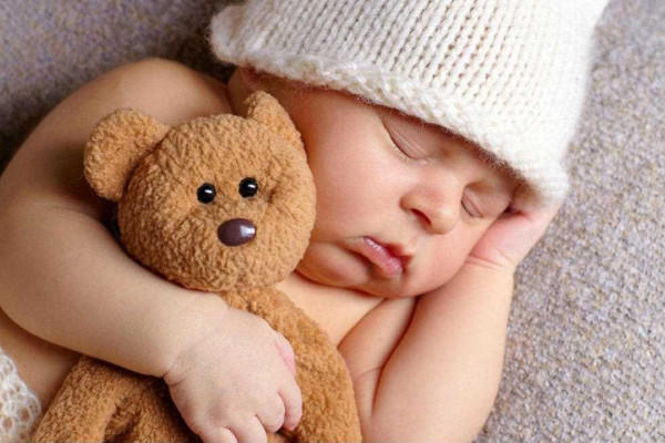 ما هي أسباب شخير الطفل الرضيع