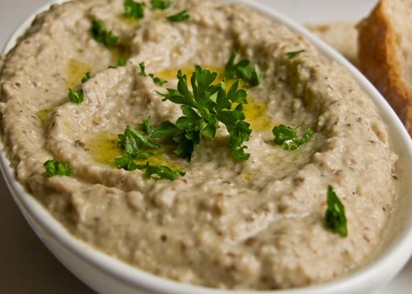 منذ الآن طبّقي طريقة متبل الباذنجان من دون الطحينة الدسمة