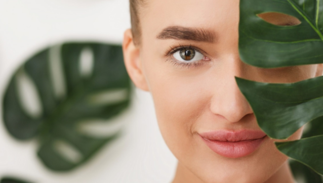 9 أطعمة تساعدك في الحفاظ على شباب بشرتك