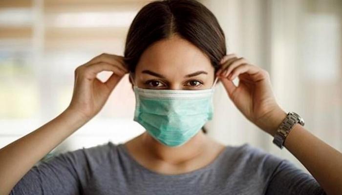 طبيب يكشف مخاطر الكمامة على صحة الأسنان