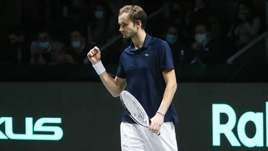 روسيا تهزم إيطاليا وتبلغ نصف نهائي كأس رابطة محترفي التنس