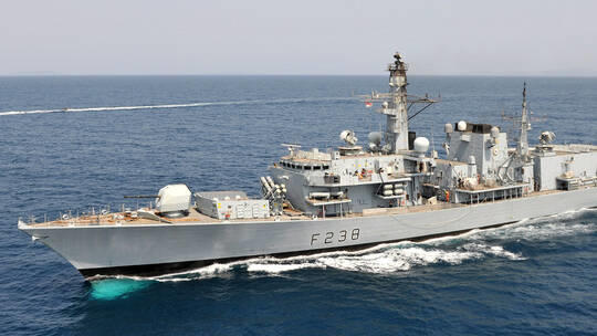 صحيفة تزعم اصطدام غواصة روسية وفرقاطة بريطانية