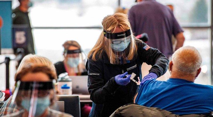 بنك أمريكي لموظفيه التطعيم أو الطرد