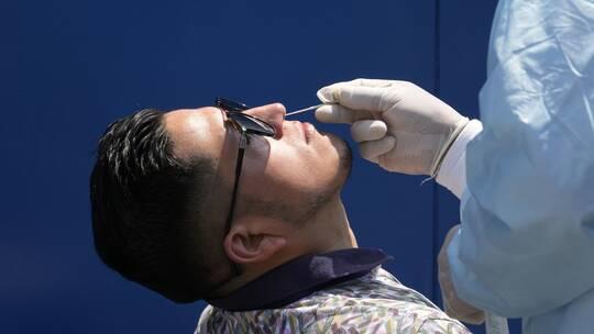 دراسة مسحة الأنف بطيئة بكشف متحور أوميكرون