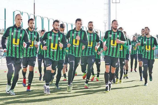 الوحدات  لدينا متسع من الوقت لاختيار المدير الفني