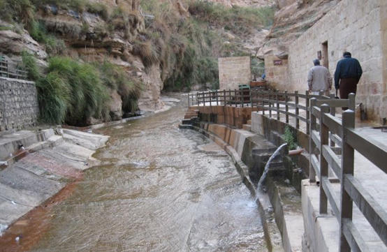 الفايز حمامات عفرا ضمن برنامج الوزارة الترويجي