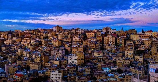 الحرارة اعلى من معدلاتها الأحد 