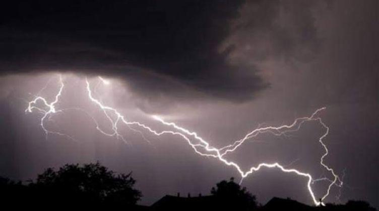 أمطار بالجنوب يصحبها الرعد والبرد