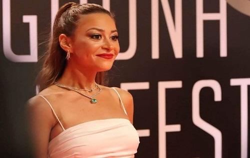 منة شلبي تتهم ممرضتين بالإهمال الطبي