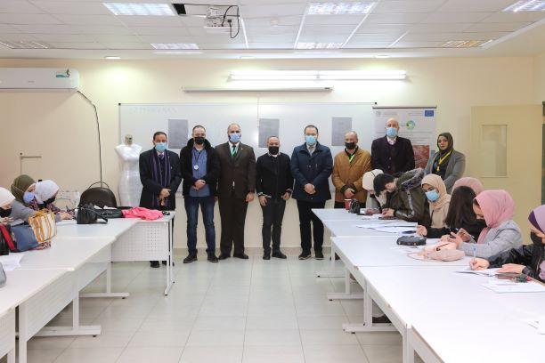 تصميم فستان بساعة ورشة تدريبية في الزيتونة الأردنية 