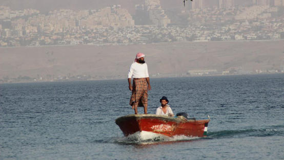 إيقاف حركة القوارب الزجاجية والصيد في العقبة