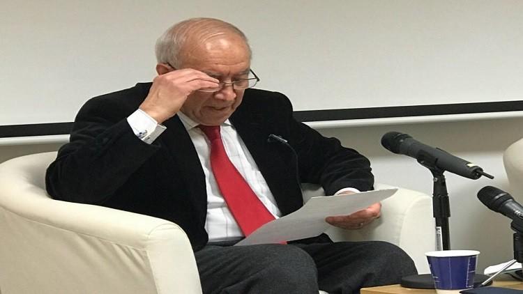 الاعتداء بالضرب على رئيس البرلمان العراقي الأكبر سنا