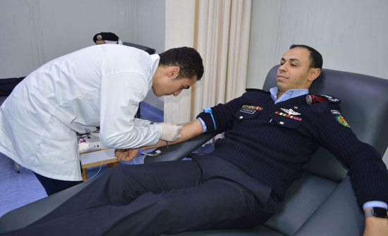 رجال الأمن يتبرعون بـ 200 وحدة دم لـ رقية