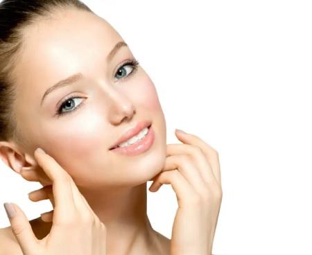 حيلة ذكية للتخلص من شعر الوجه بدون ألم 