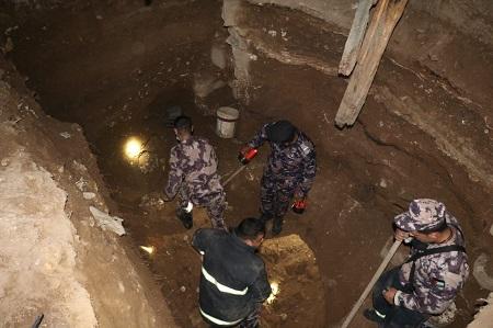 وفاة وإصابة بانهيار مغارة في إربد 