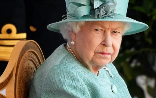 لماذا اعتذرت رئاسة وزراء بريطانيا للملكة اليزابيث