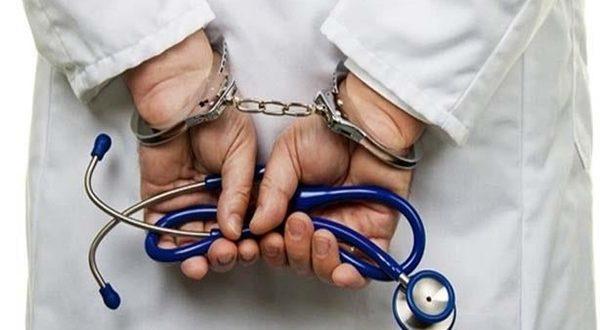 في بلد عربي شاب ينتحل صفة طبيب مشهور لسرقة مطعم