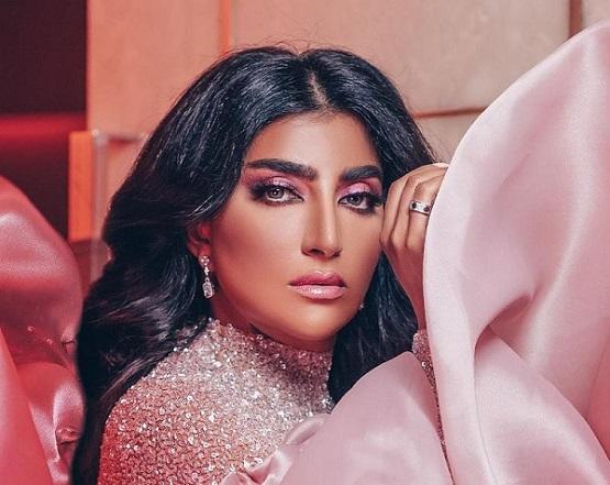 طريقة عمل مكياج وردي للسهرات من وحي إطلالة بثينة الرئيسي