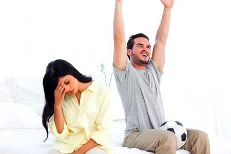 قضية خلع غريبة مصرية تطلب الطلاق بسبب الكرة 