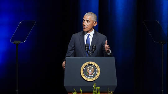 مستشار باراك أوباما يعترف بجرم سرقة أموال