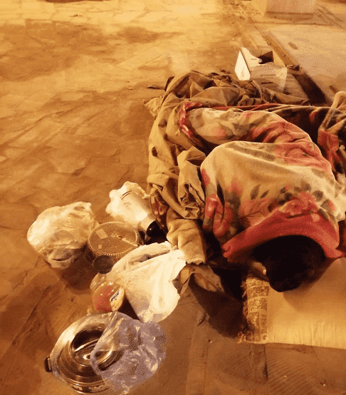 الخارجية تتابع أوضاع مهندس افترش الأرض بالسعودية