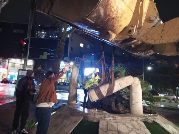 إزالة نصب أثار جدلا في جرش