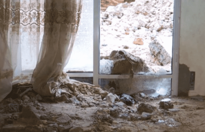 مياه الأمطار تداهم شقتين بالزرقاء