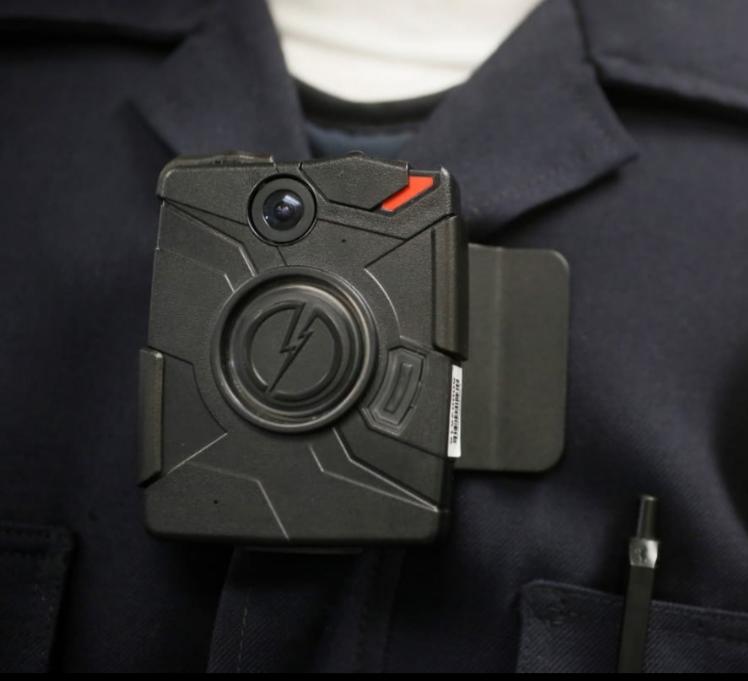 استخدام كاميرات على مراقبي المنشآت