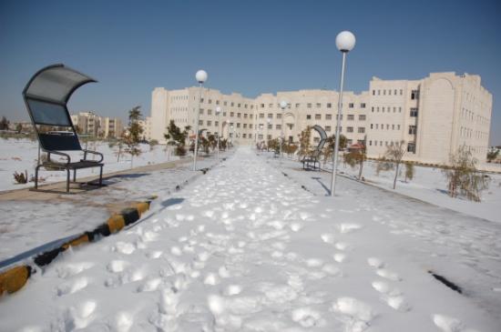 تأخير دوام جامعات  أسماء