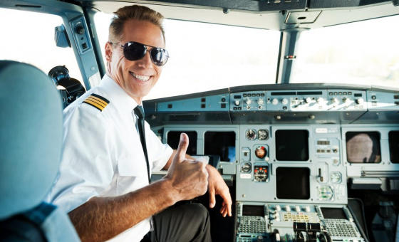 طيار يرفض مواصلة رحلته  ويعتذر انتهى دوامي