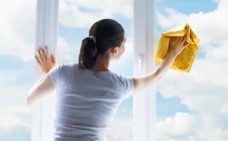 حيلة لتلميع الزجاج بدون تعب