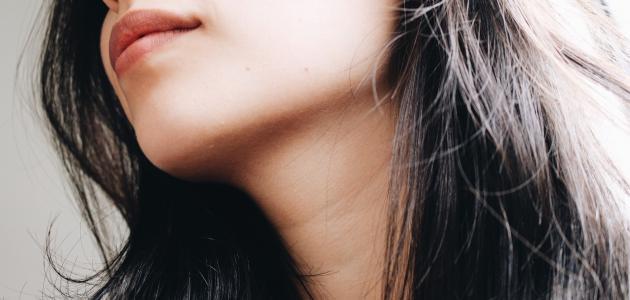 أسباب تؤدي إلى اسوداد الرقبة