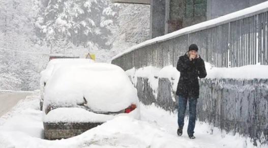 عاصفة ثلجية قوية تضرب ستافروبول الروسية