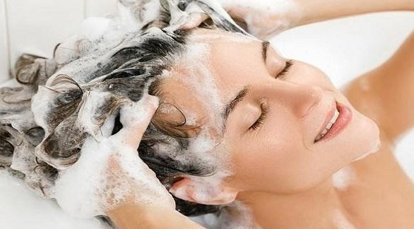 تنظيف الشعر تماماً من الشوائب بوصفة الطحين   