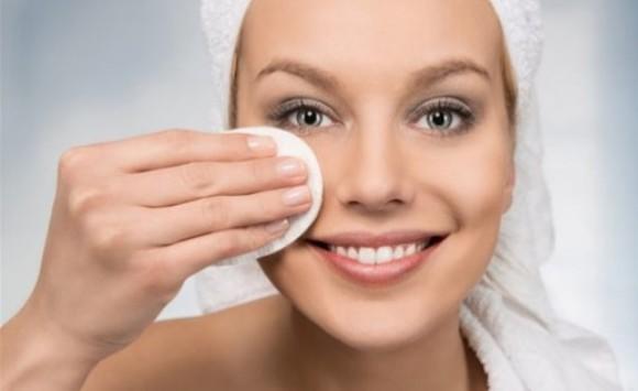 منظف للبشرة الجافة باستخدام الشاي الاخضر