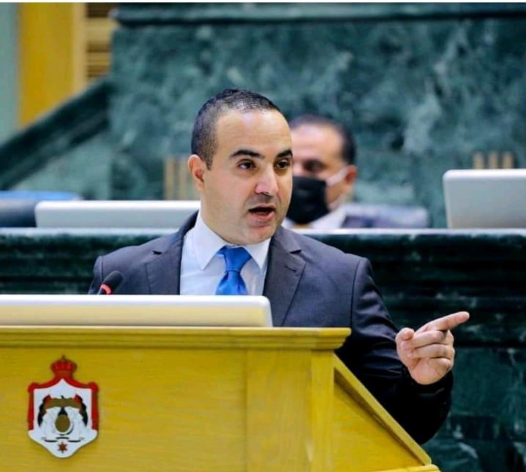 فريج يعتزم مقاضاة الرياطي