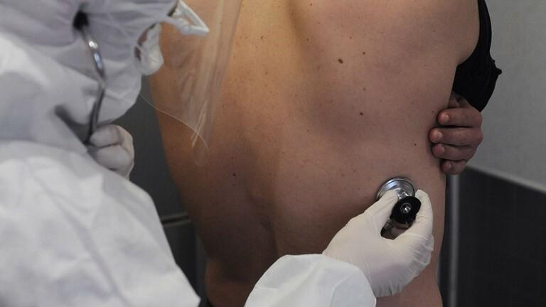 آلام أسفل الظهر من اعراض الاصابة بـ أوميكرون