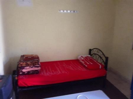 تأمين عمل ومسكن لأردني كان يقيم في باص