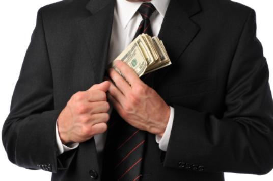 موظفون يختلسون 170 ألف دينار ‏